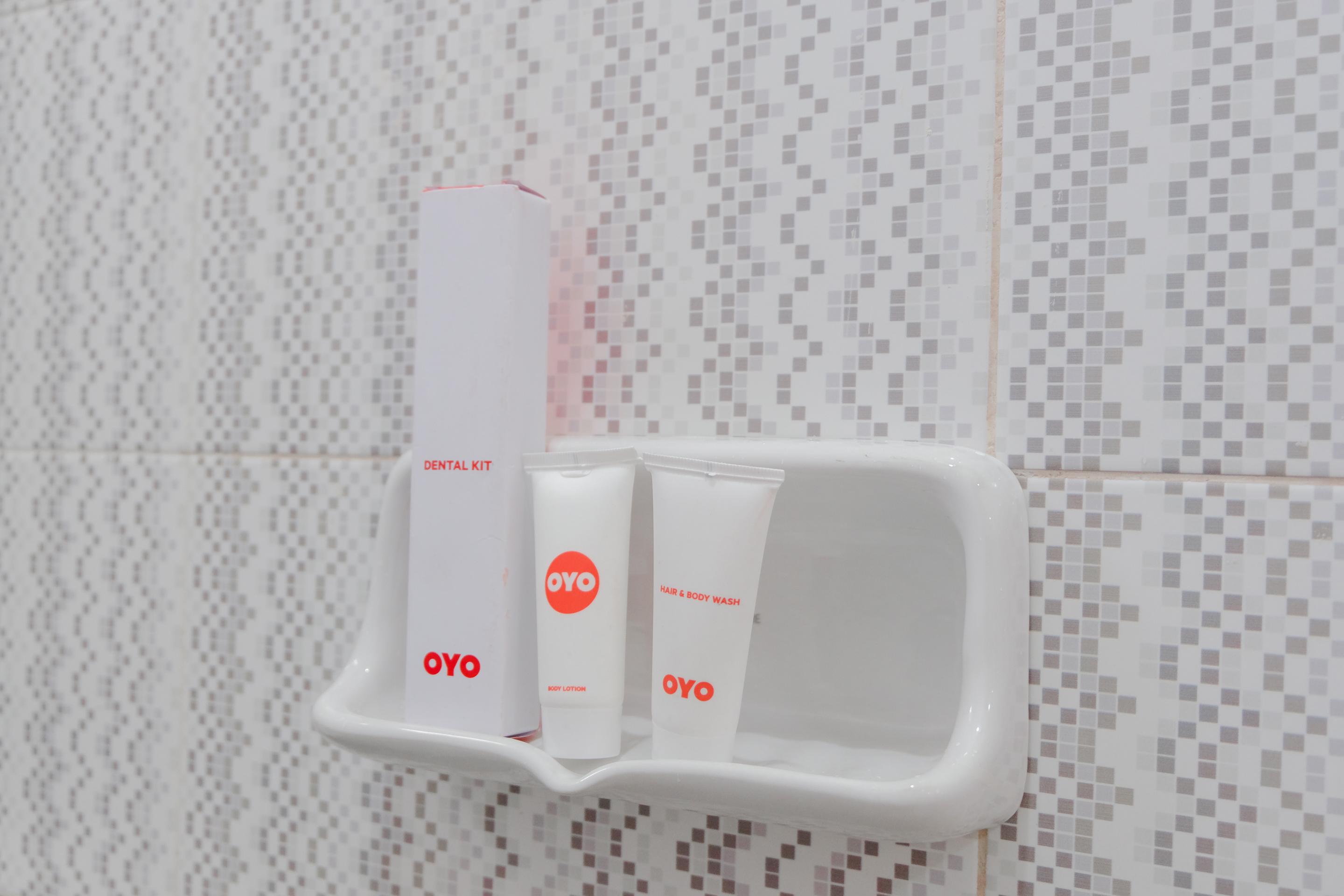Super Oyo 1579 Kate'El Inn Banyuwangi  Ngoại thất bức ảnh